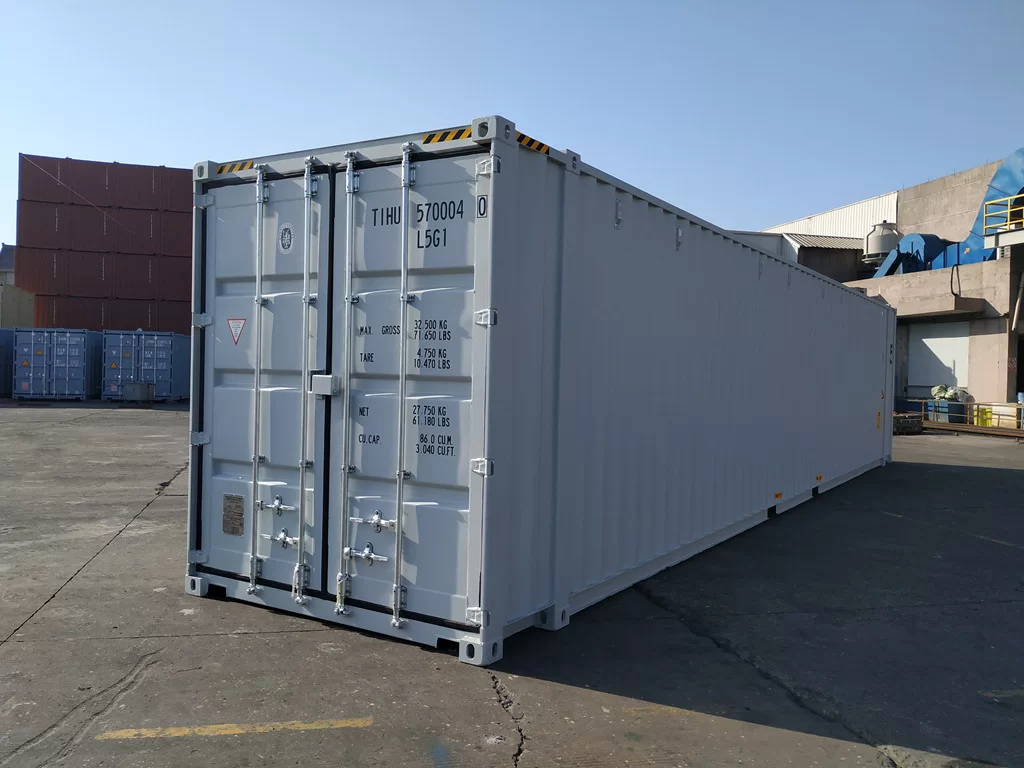 130d33_c5259c095f3640469d943f8124857b3cmv2-1.webp Container 45' High Cube – Image 1
